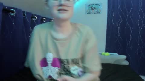 Snapshot of sparkling_water_hate_club chatting on December 1, 9:20 pm Atticus Pendragon online show from December 1, 9:20 pm