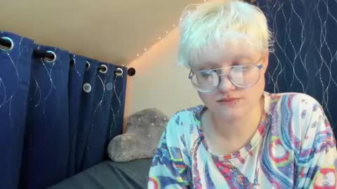 Snapshot of sparkling_water_hate_club chatting on December 13, 10:59 pm Atticus Pendragon online show from December 13, 10:59 pm