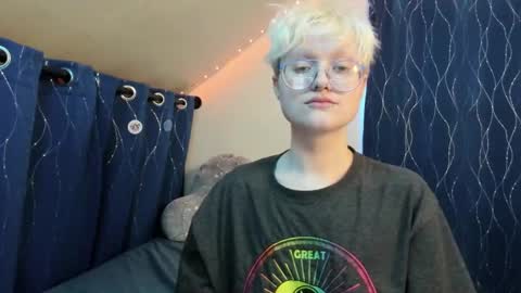 Snapshot of sparkling_water_hate_club chatting on December 21, 6:15 pm Atticus Pendragon online show from December 21, 6:15 pm