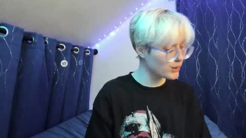 Snapshot of sparkling_water_hate_club chatting on January 9, 10:44 pm Atticus Pendragon online show from January 9, 10:44 pm