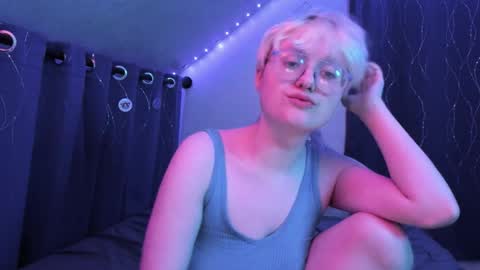 Snapshot of sparkling_water_hate_club chatting on January 11, 6:18 am Atticus Pendragon online show from January 11, 6:18 am