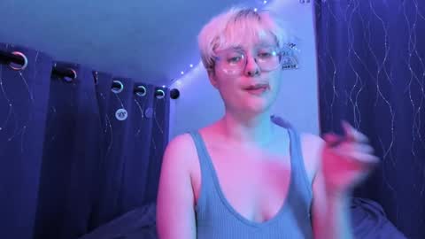 Snapshot of sparkling_water_hate_club chatting on January 12, 7:35 am Atticus Pendragon online show from January 12, 7:35 am