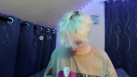 Snapshot of sparkling_water_hate_club chatting on January 18, 3:54 am Atticus Pendragon online show from January 18, 3:54 am