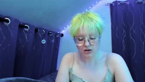 Snapshot of sparkling_water_hate_club chatting on February 7, 4:27 am Atticus Pendragon online show from February 7, 4:27 am