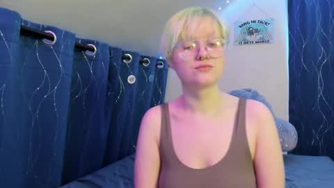 Snapshot of sparkling_water_hate_club chatting on February 11, 3:39 pm Atticus Pendragon online show from February 11, 3:39 pm