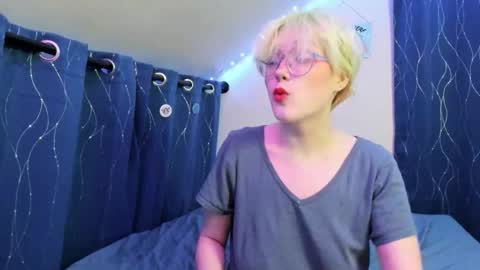 Snapshot of sparkling_water_hate_club chatting on February 14, 5:15 am Atticus Pendragon online show from February 14, 5:15 am