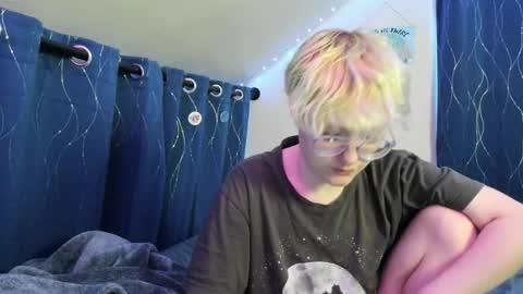 Snapshot of sparkling_water_hate_club chatting on February 23, 2:25 pm Atticus Pendragon online show from February 23, 2:25 pm