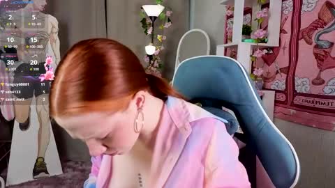 Snapshot of sparky_fox chatting on April 21, 12:23 am Nika online show from April 21, 12:23 am