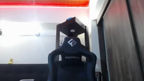 Snapshot of spartacus_cam chatting on March 19, 5:11 am online show from March 19, 5:11 am