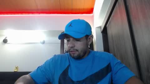 Snapshot of spartacus_cam chatting on March 26, 5:02 am online show from March 26, 5:02 am