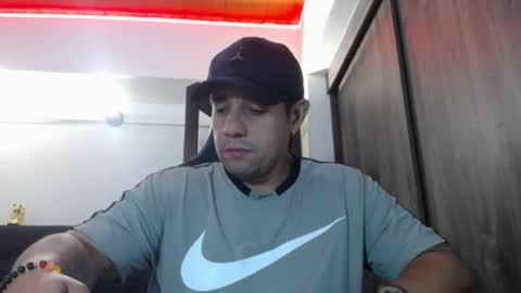 Snapshot of spartacus_cam chatting on April 1, 5:08 am online show from April 1, 5:08 am