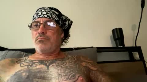 specter1972 online show from December 4, 12:14 pm