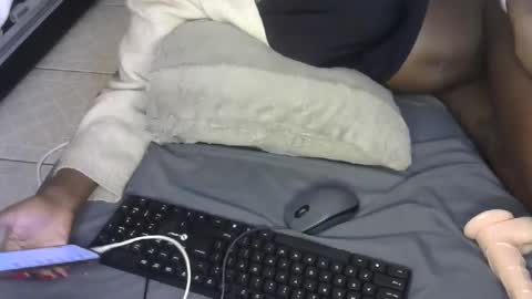 Snapshot of spence_pric chatting on April 15, 7:58 pm spence_pric online show from April 15, 7:58 pm