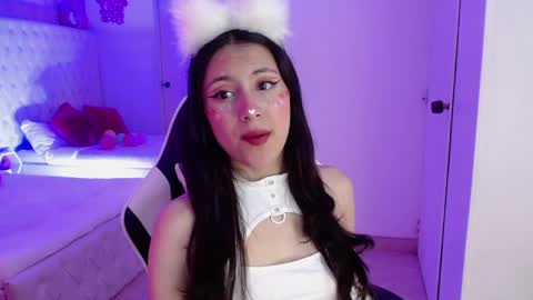 Snapshot of spicy__scarlett chatting on April 5, 1:30 pm scarlett online show from April 5, 1:30 pm