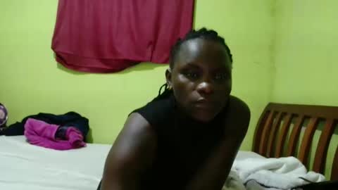 Snapshot of spicy_bella69 chatting on May 16, 7:56 pm spicy_bella69 online show from May 16, 7:56 pm