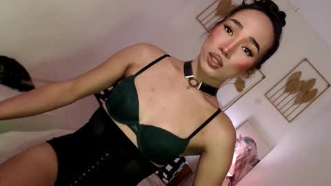 Alora online show from February 15, 2:37 am