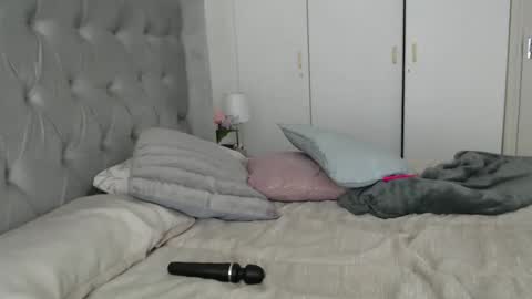 Snapshot of spicyangie chatting on January 28, 8:14 am Im Angela online show from January 28, 8:14 am