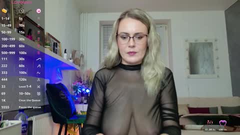 Snapshot of spicyhotmilf chatting on March 1, 8:00 pm Lexsy online show from March 1, 8:00 pm