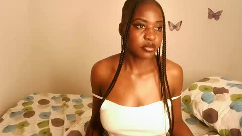 Snapshot of spicysashaa chatting on September 8, 4:17 pm spicysashaa online show from September 8, 4:17 pm