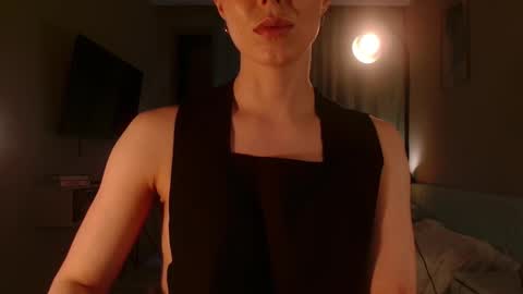 Elizabeth online show from March 18, 5:27 pm