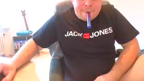 Snapshot of spirit_2706 chatting on April 22, 3:57 pm spirit_2706 online show from April 22, 3:57 pm