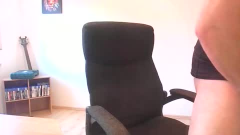 Snapshot of spirit_2706 chatting on May 1, 11:15 am spirit_2706 online show from May 1, 11:15 am