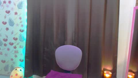 Snapshot of splendid_kim08 chatting on September 13, 9:42 am Kimmy online show from September 13, 9:42 am