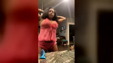 spoilprincesschloee online show from December 20, 11:23 pm