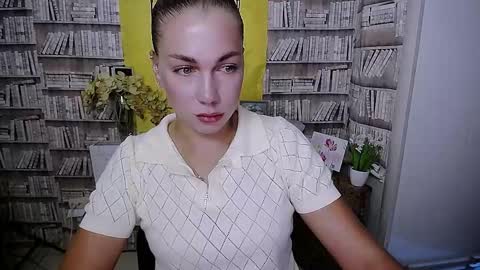 Snapshot of sport_tall_karina chatting on September 13, 8:25 am Karina online show from September 13, 8:25 am