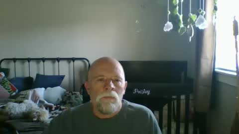 Snapshot of sportfish chatting on December 1, 8:09 pm sportfish online show from December 1, 8:09 pm