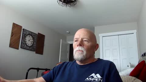 Snapshot of sportfish chatting on September 21, 8:21 pm sportfish online show from September 21, 8:21 pm