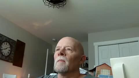 Snapshot of sportfish chatting on March 7, 7:55 pm sportfish online show from March 7, 7:55 pm