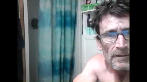 Snapshot of spraytecrick211 chatting on December 11, 11:30 am spraytecrick211 online show from December 11, 11:30 am