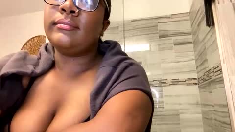 spreadthatassssssssss online show from April 26, 4:10 am