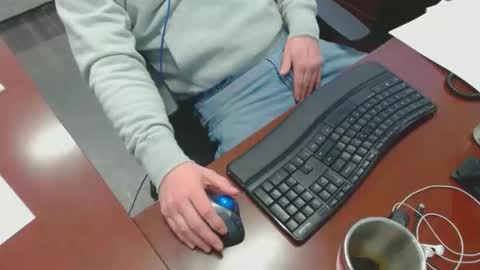Snapshot of squirrelly82 chatting on January 21, 9:04 pm make me cum c2c talk to me online show from January 21, 9:04 pm