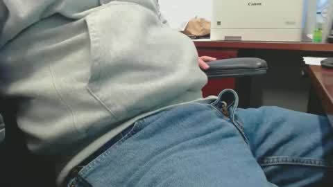 Snapshot of squirrelly82 chatting on March 16, 9:19 pm make me cum c2c talk to me online show from March 16, 9:19 pm