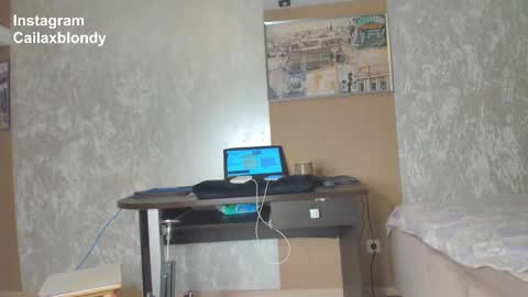 Snapshot of squirt_blondy chatting on March 26, 6:35 pm Caila online show from March 26, 6:35 pm