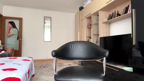 Snapshot of squirt_bunny77 chatting on April 21, 9:59 am My name is Maya Lush is activeThere are legends that in this room all your wishes can come true Private is Open online show from April 21, 9:59 am