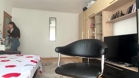 Snapshot of squirt_bunny77 chatting on April 25, 10:51 am My name is Maya Lush is activeThere are legends that in this room all your wishes can come true Private is Open online show from April 25, 10:51 am