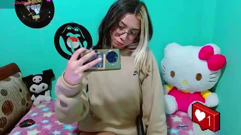 Snapshot of squirt_charlotte chatting on December 10, 5:17 am HELLO WELCOME MY NAME IS CHARLOTTE OY A NEW GIRL online show from December 10, 5:17 am
