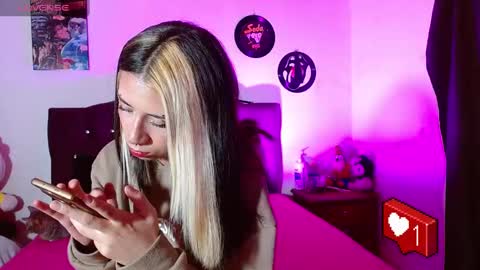 Snapshot of squirt_charlotte chatting on February 26, 4:47 am HELLO WELCOME MY NAME IS CHARLOTTE OY A NEW GIRL online show from February 26, 4:47 am