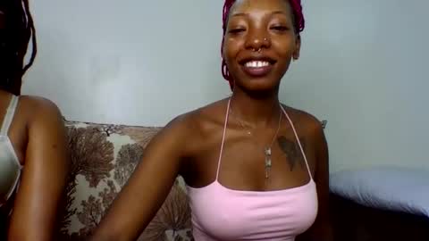 Snapshot of squirt_natural chatting on February 2, 7:34 pm Bunny online show from February 2, 7:34 pm