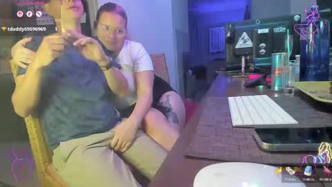 Snapshot of squirt_vip_room chatting on September 28, 4:40 am Roxy Day Mossimo Knight online show from September 28, 4:40 am