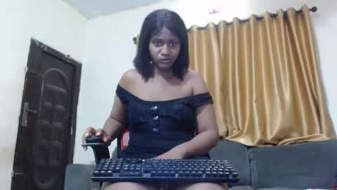 Snapshot of squirtcunt_xola chatting on April 22, 4:59 am melanie online show from April 22, 4:59 am