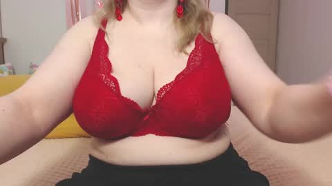  Lily  online show from April 4, 8:17 pm