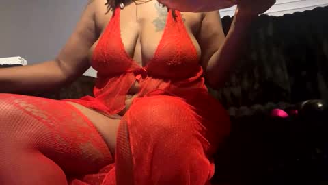 Snapshot of squirtsquirt3000 chatting on February 15, 4:53 am Slimmy.. your ebony goddess online show from February 15, 4:53 am