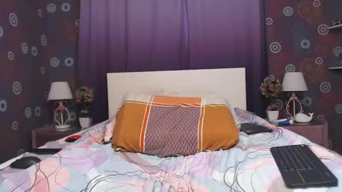 Snapshot of squirtyjess chatting on February 13, 6:30 am just Jess online show from February 13, 6:30 am