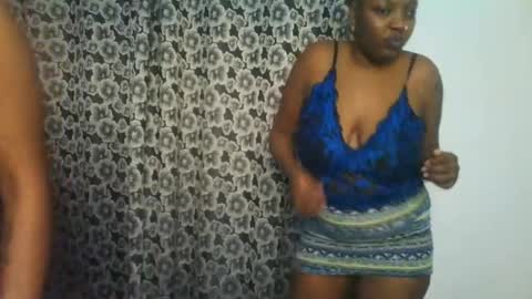 Snapshot of squish_sexy chatting on July 13, 7:44 am Sexy muna online show from July 13, 7:44 am