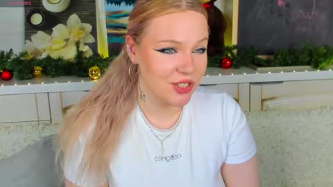 Snapshot of sqwrtg chatting on March 12, 1:23 am sqwrtg online show from March 12, 1:23 am