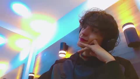 Snapshot of sr_bonnyethan chatting on March 31, 1:00 pm ethan online show from March 31, 1:00 pm